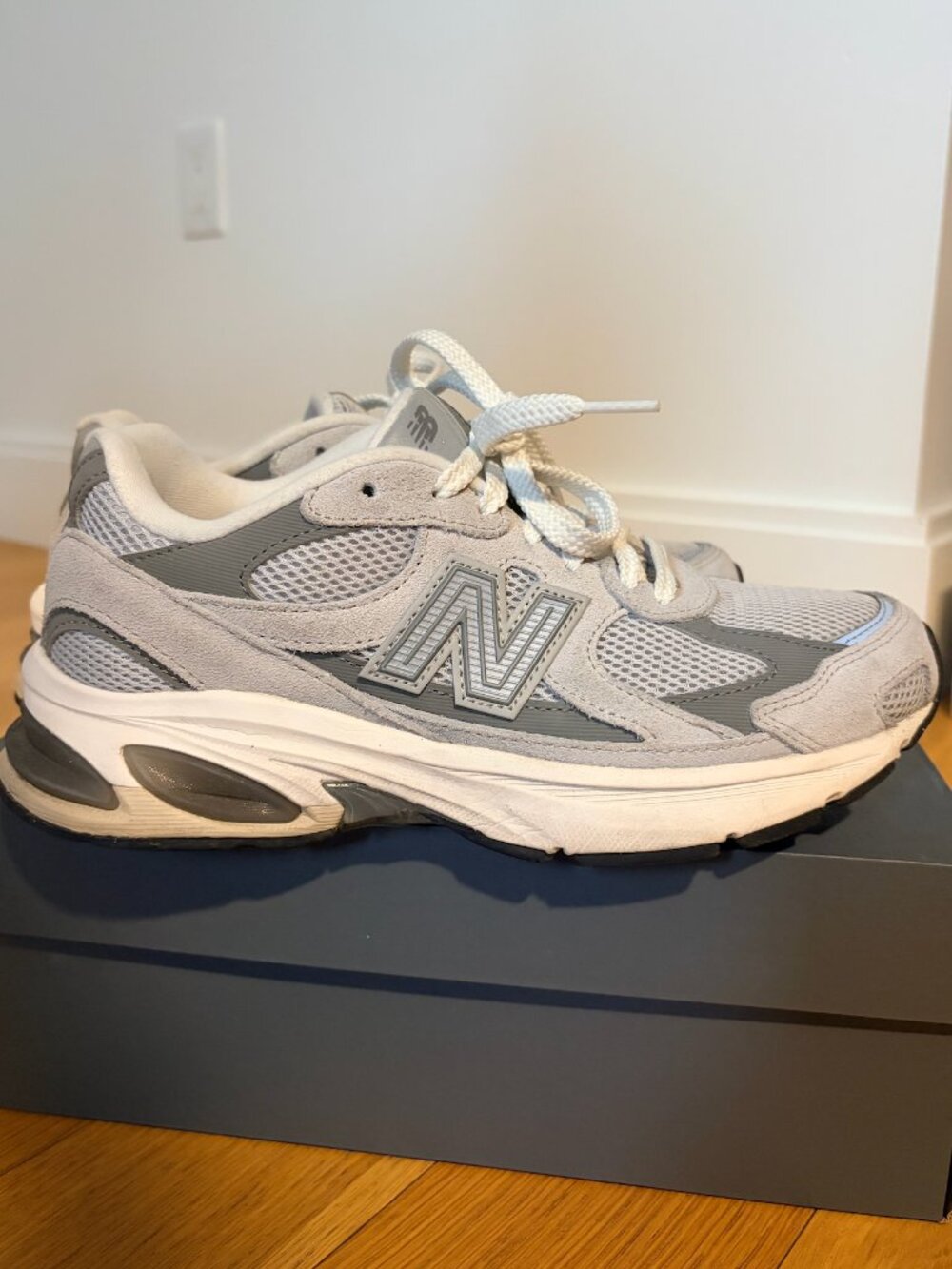 LIKE NEW *Rare* New Balance 2010